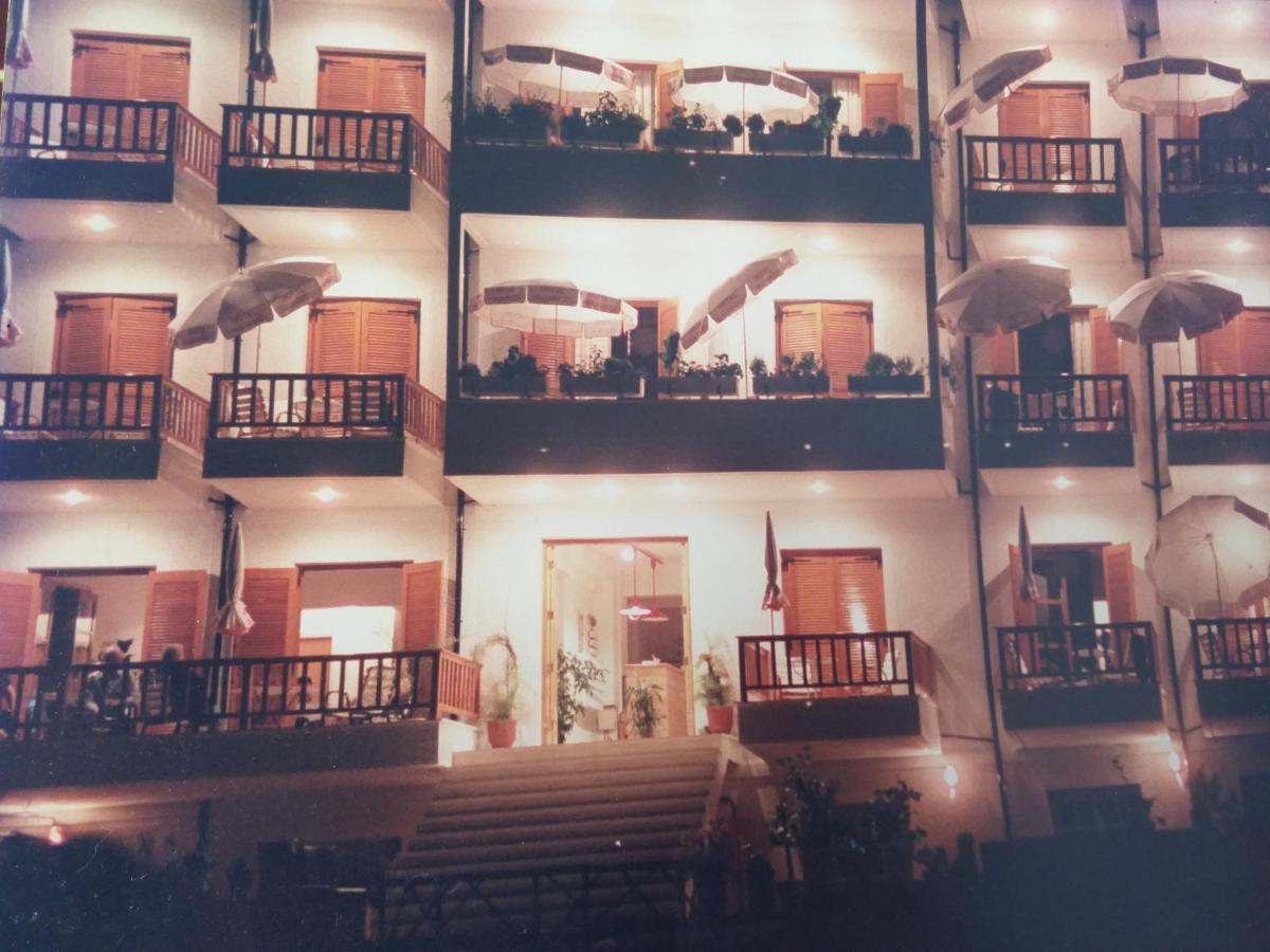 艾迪普索斯酒店 卢特拉艾季普苏 外观 照片